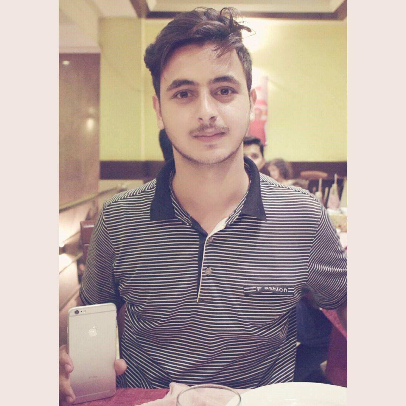 BandLab profile picture for @shahwaiz