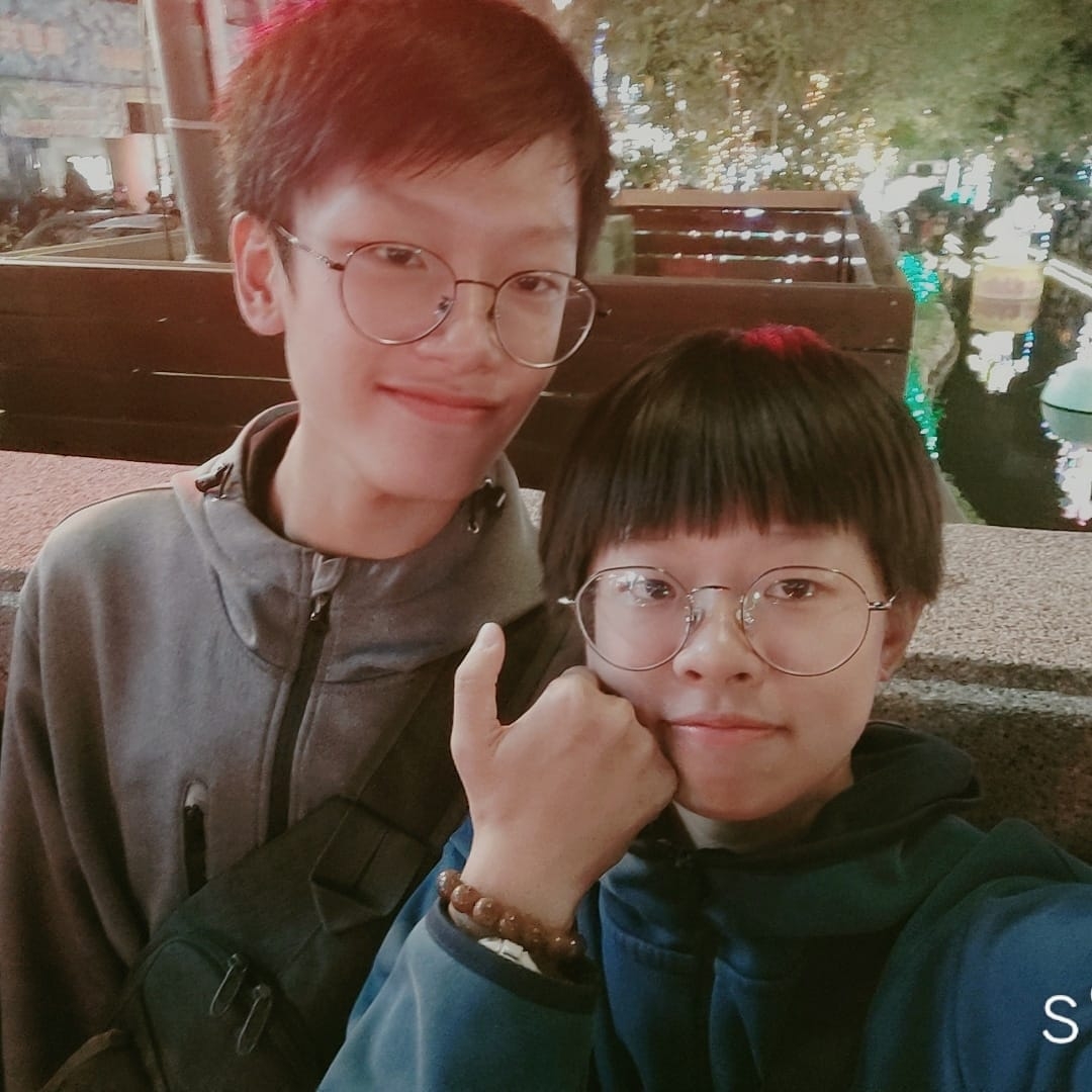 BandLab profile picture for @leaflets